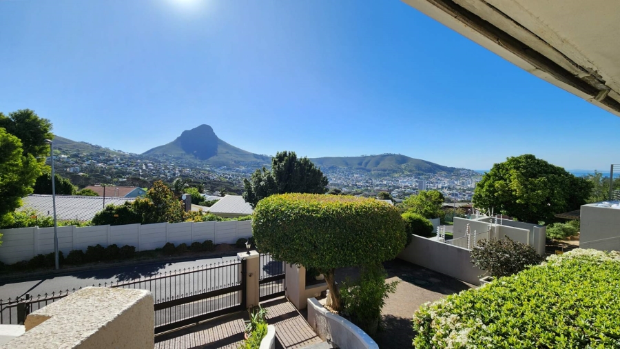 3 Bedroom Property for Sale in Vredehoek Western Cape